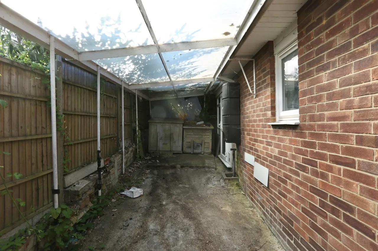 Crowther Close, Southampton, SO19, photo 13