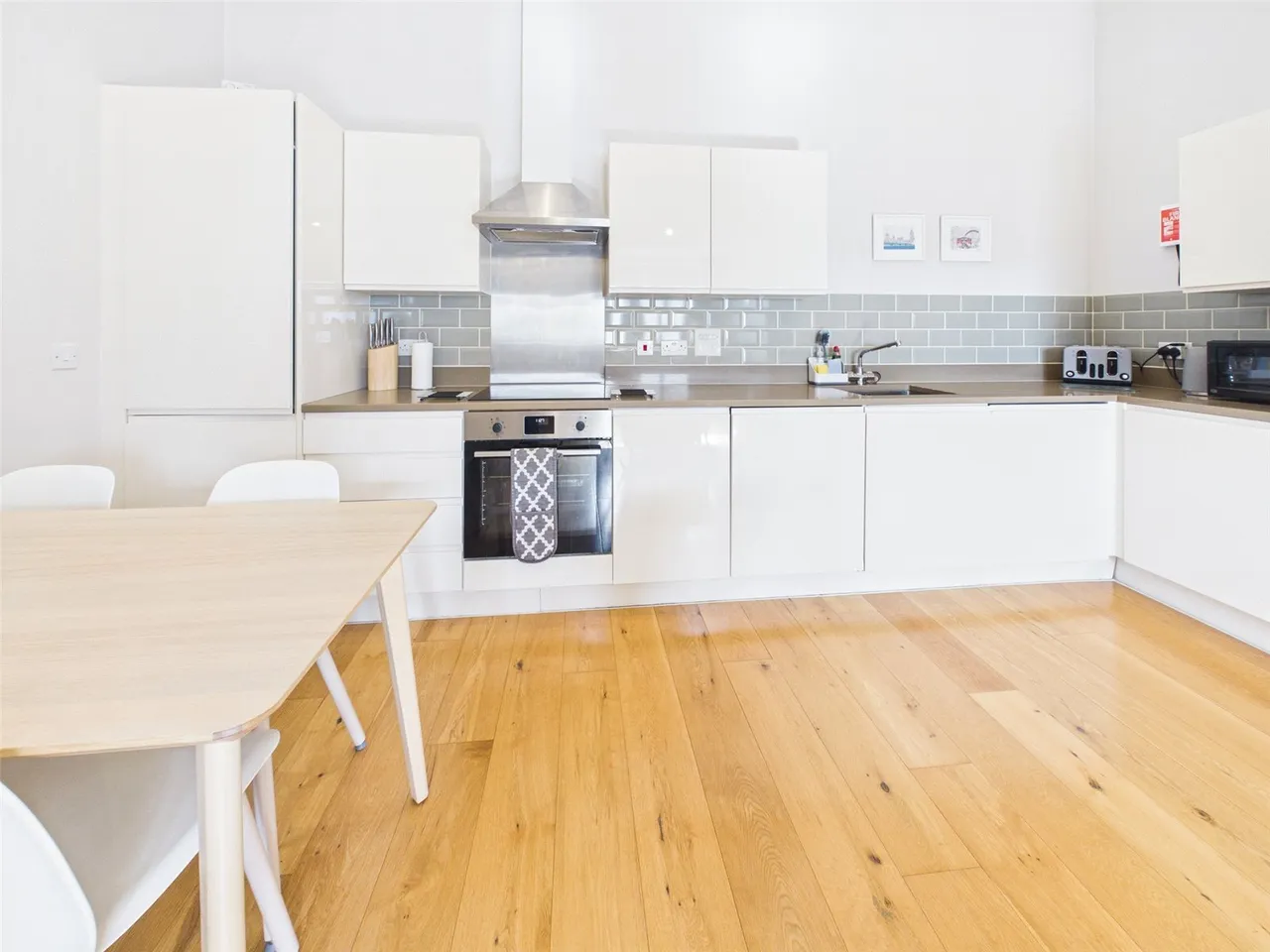 Athelstan Place, Twickenham, TW2, photo 3