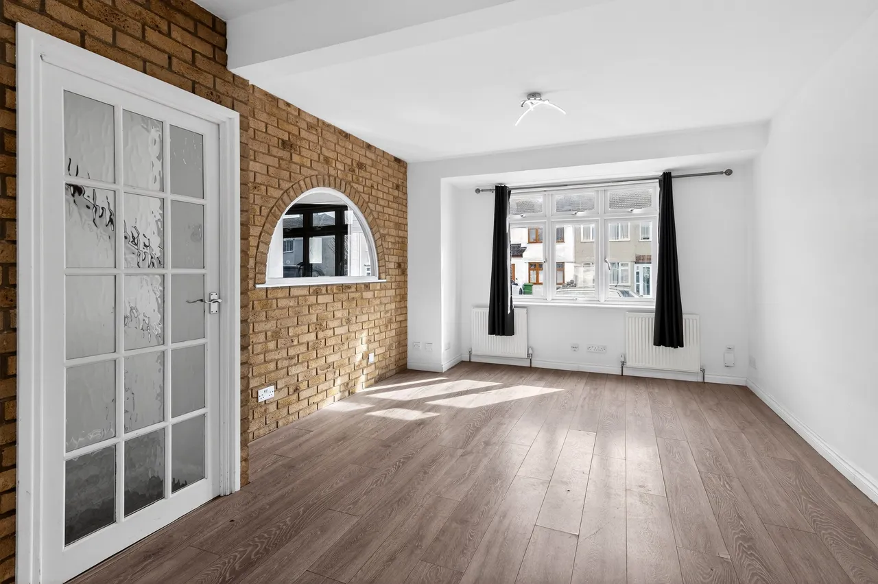 Laburnum Avenue, Hornchurch, RM12, photo 5