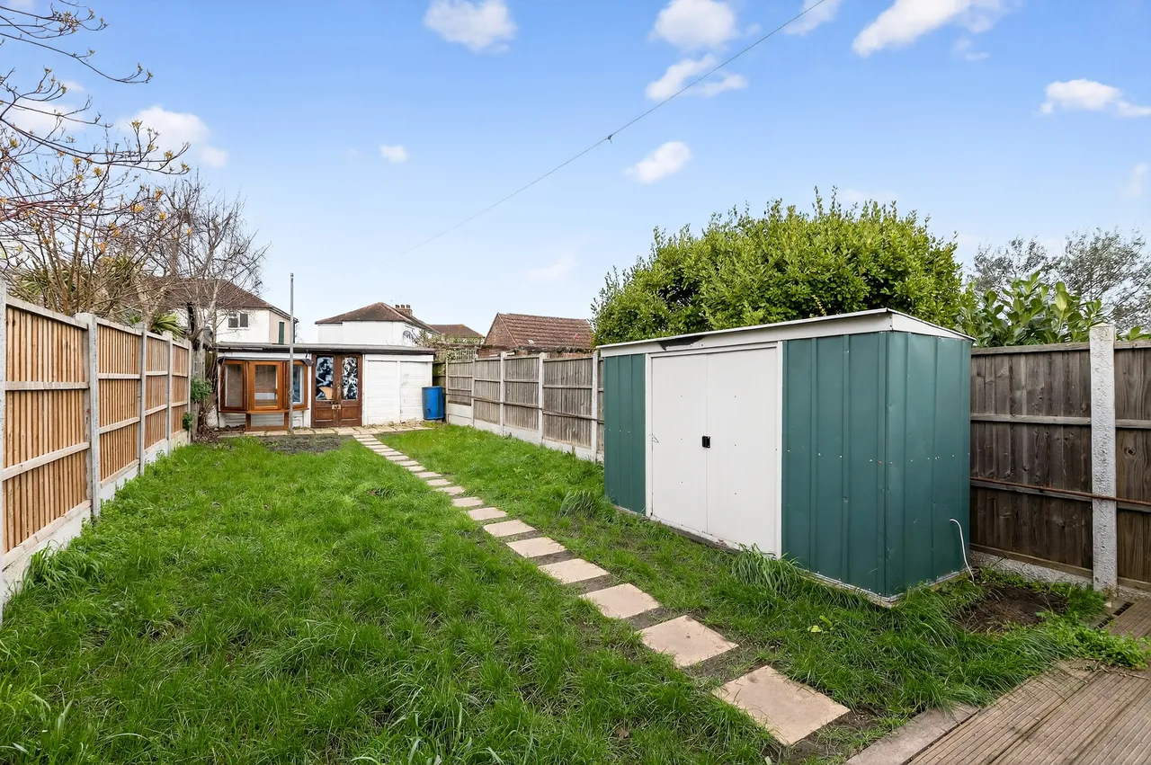 Laburnum Avenue, Hornchurch, RM12, photo 13