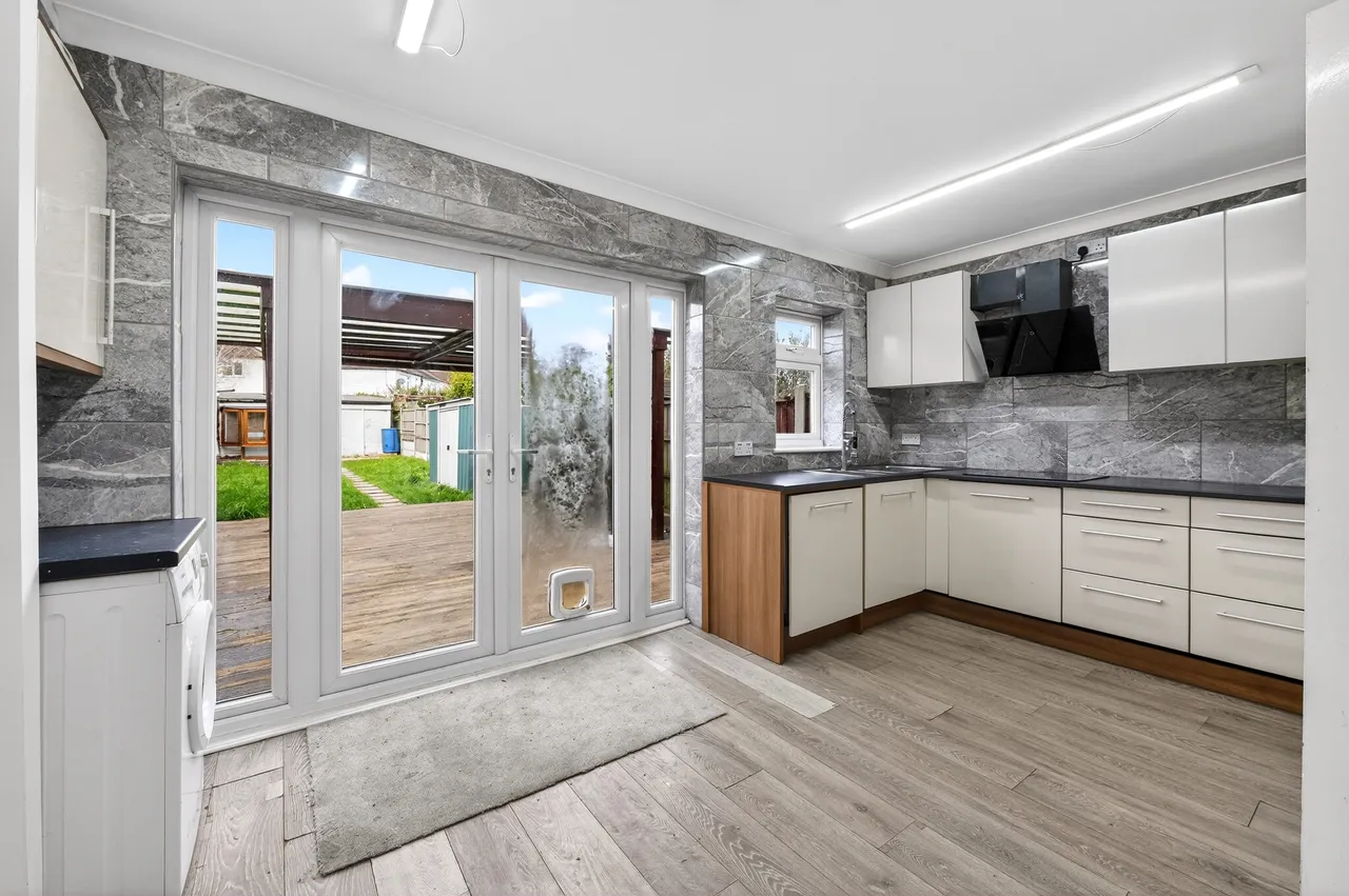 Laburnum Avenue, Hornchurch, RM12, photo 11