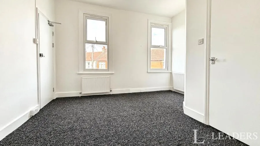 property to rent, West Road, Westcliff-on-Sea, SS0