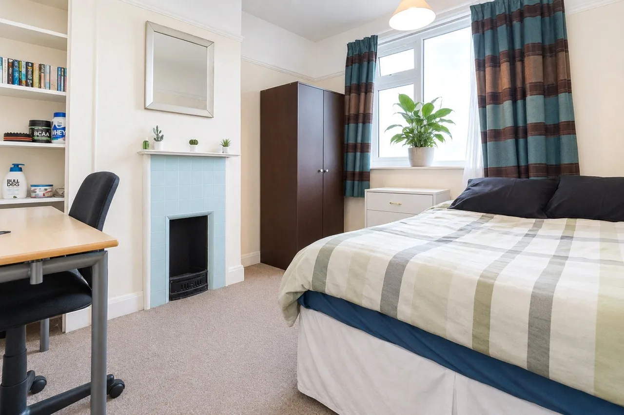 3 bed house to rent, Monks Park Avenue, Horfield, BS7