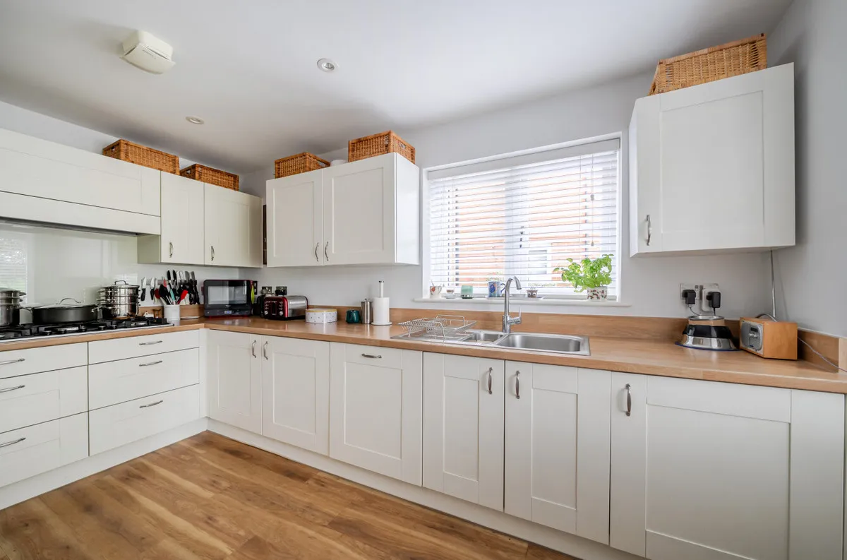 Storrington, RH20 3GU, photo 4