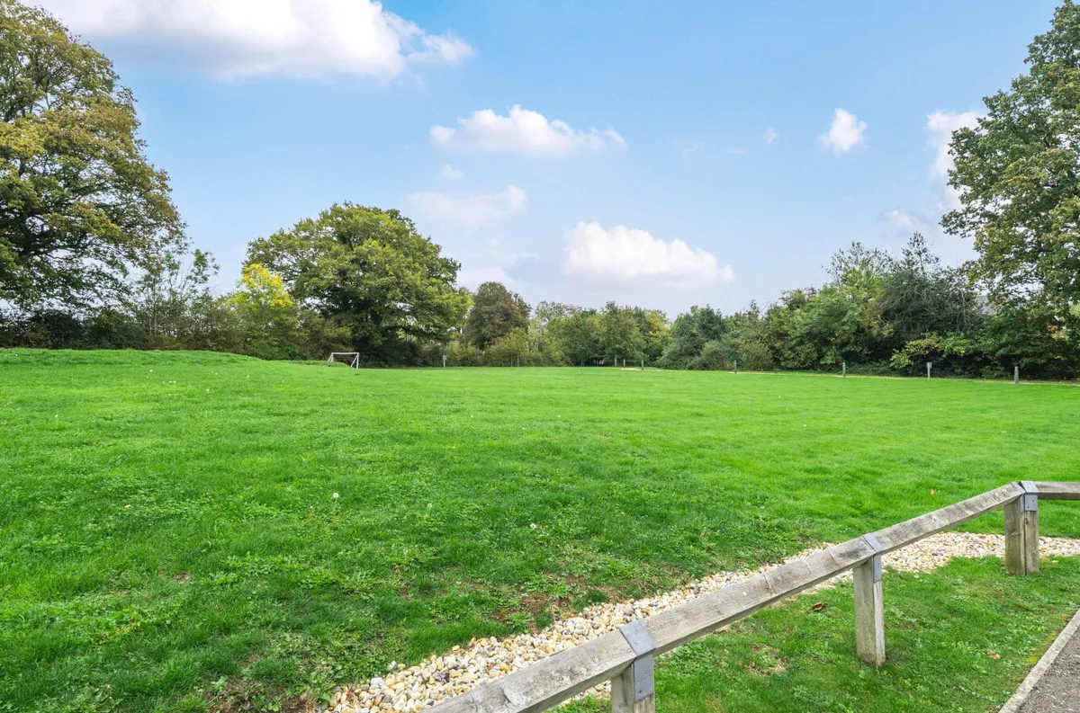 Storrington, RH20 3GU, photo 11