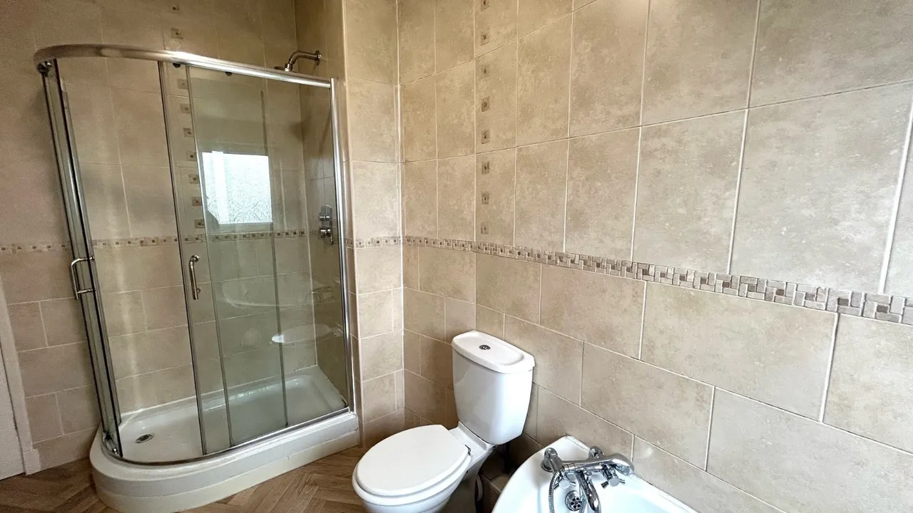 Kilnhurst Road, Rawmarsh, S62, photo 9