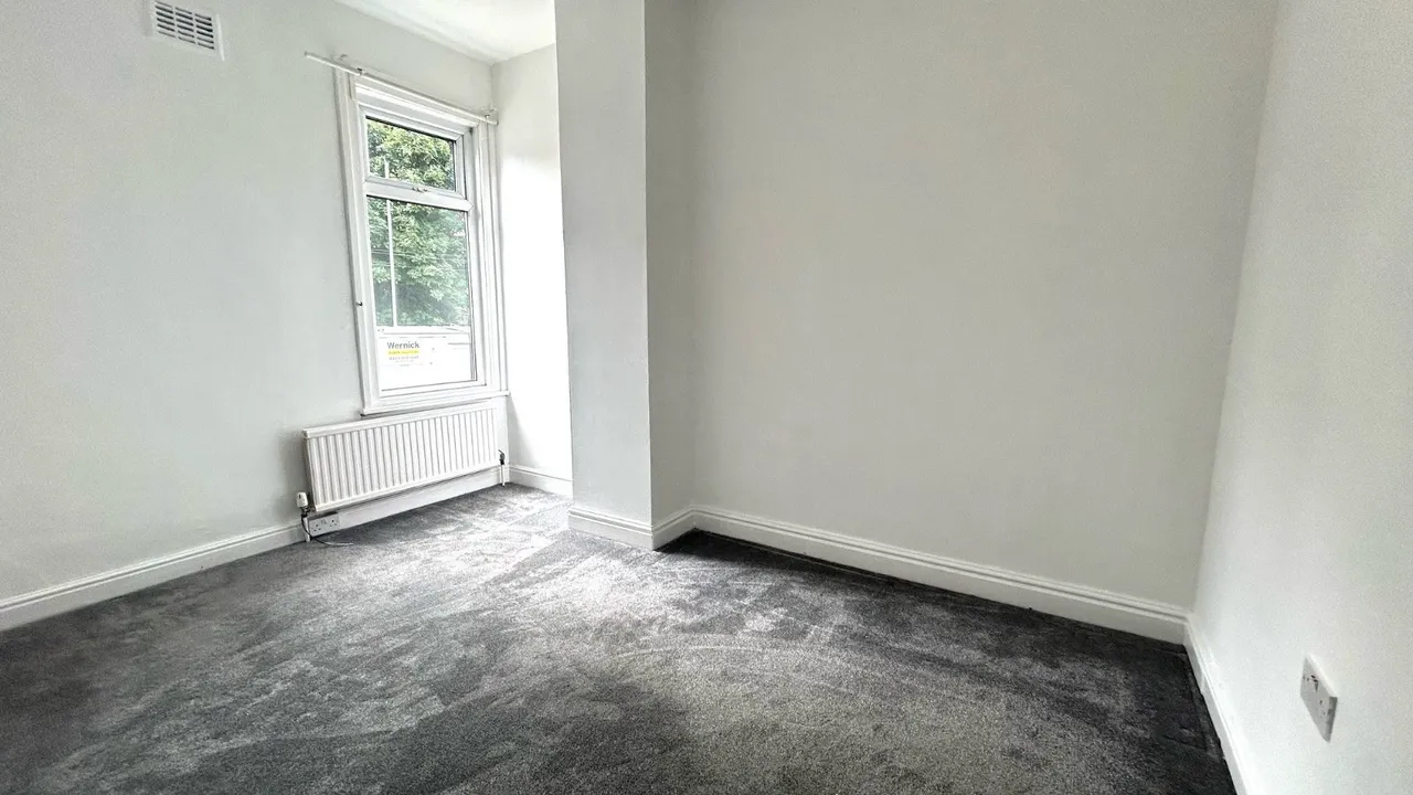 Kilnhurst Road, Rawmarsh, S62, photo 7