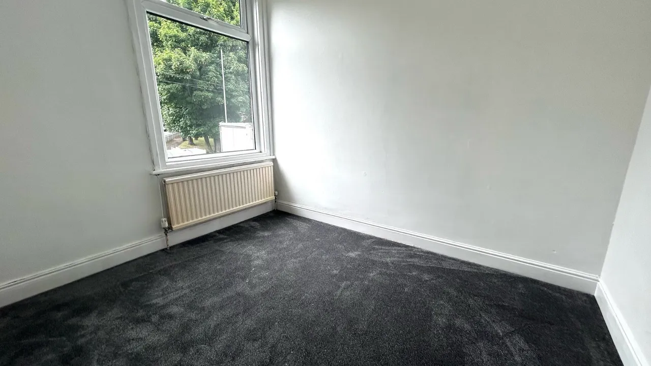 Kilnhurst Road, Rawmarsh, S62, photo 8