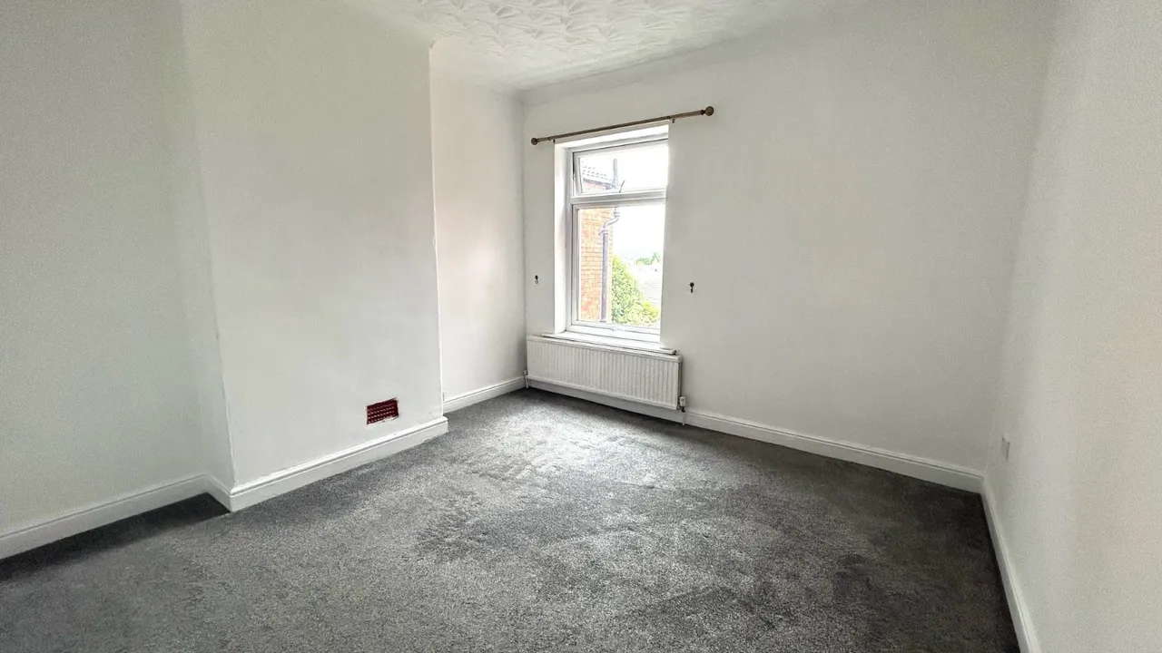 Kilnhurst Road, Rawmarsh, S62, photo 6