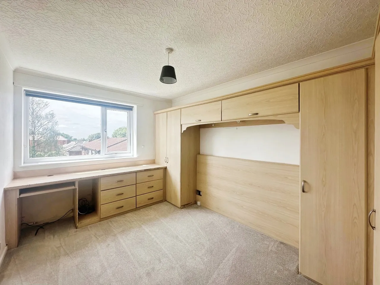 Bolton Road, Pendlebury, M27, photo 4