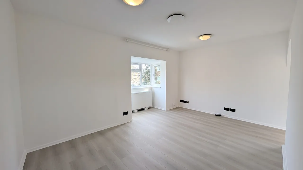 Rabournmead Drive, Northolt, UB5, photo 2