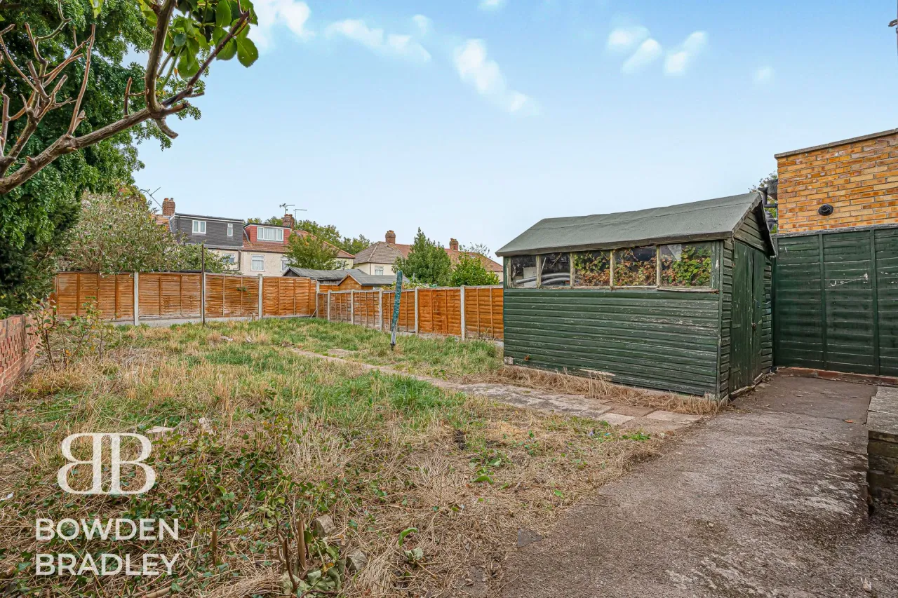Horns Road, Barkingside, IG6, photo 14