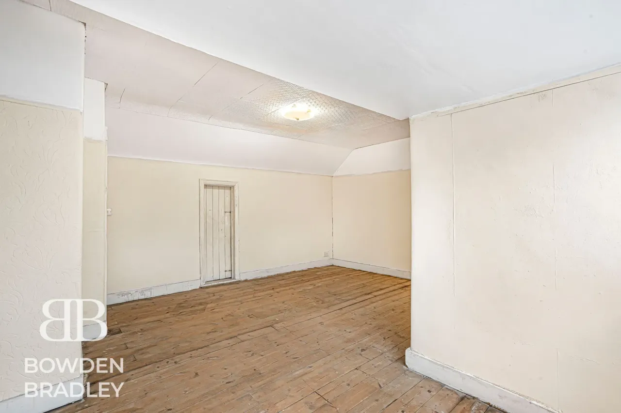 Horns Road, Barkingside, IG6, photo 27