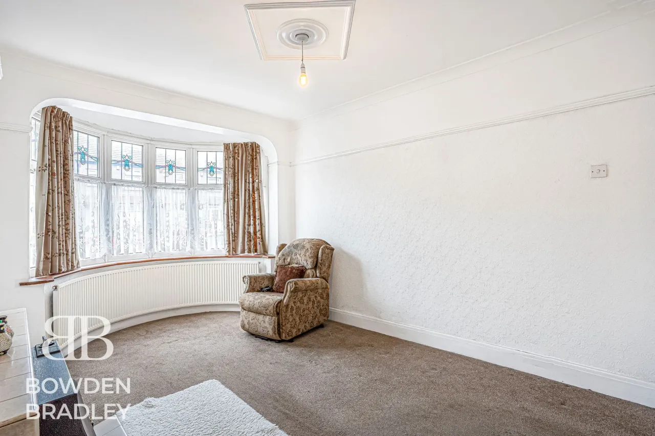 Horns Road, Barkingside, IG6, photo 21