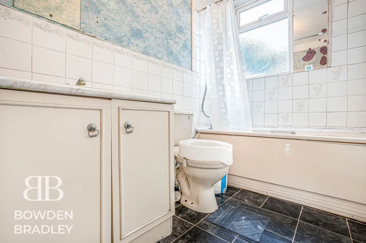 Horns Road, Barkingside, IG6, photo 29