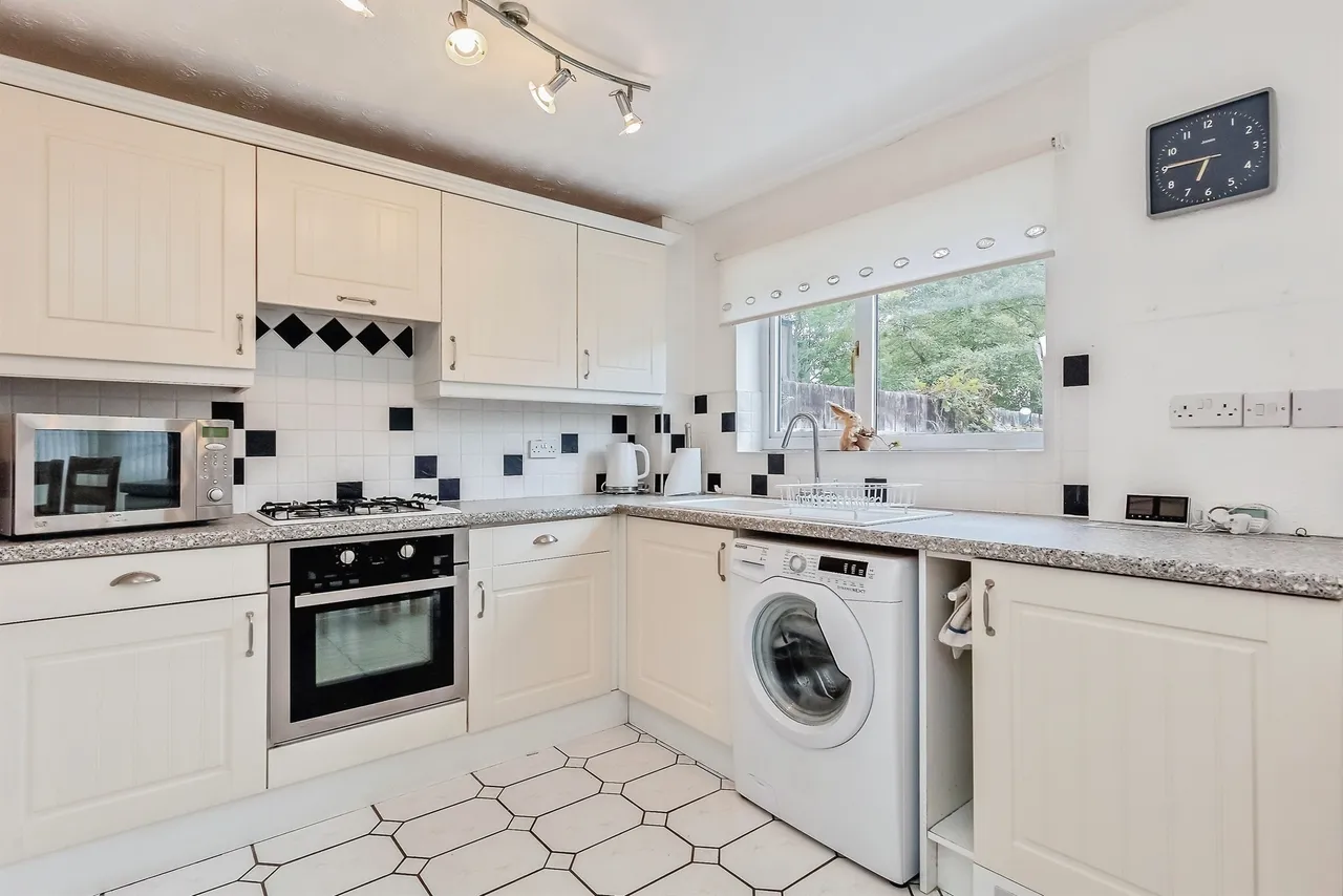 Dorking Walk, Corby, NN18, photo 5