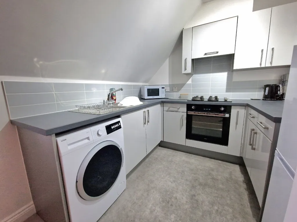 Oliver Court, Bournemouth, 1 Cromwell Gardens, BH5 2DG, photo 2