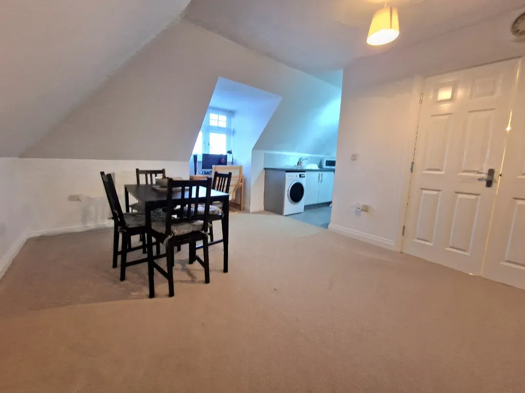 Oliver Court, Bournemouth, 1 Cromwell Gardens, BH5 2DG, photo 7