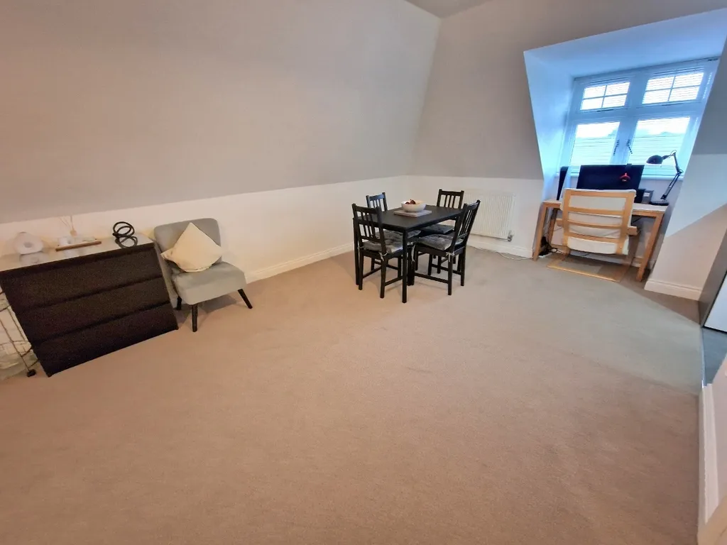 Oliver Court, Bournemouth, 1 Cromwell Gardens, BH5 2DG, photo 6