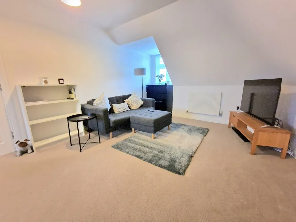 Oliver Court, Bournemouth, 1 Cromwell Gardens, BH5 2DG, photo 8