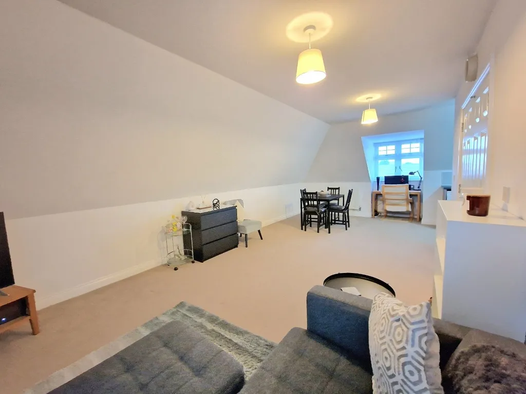 Oliver Court, Bournemouth, 1 Cromwell Gardens, BH5 2DG, photo 9
