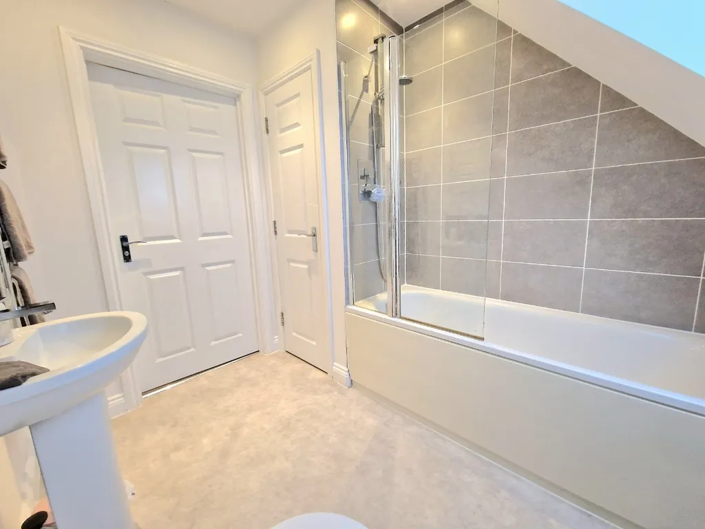 Oliver Court, Bournemouth, 1 Cromwell Gardens, BH5 2DG, photo 18