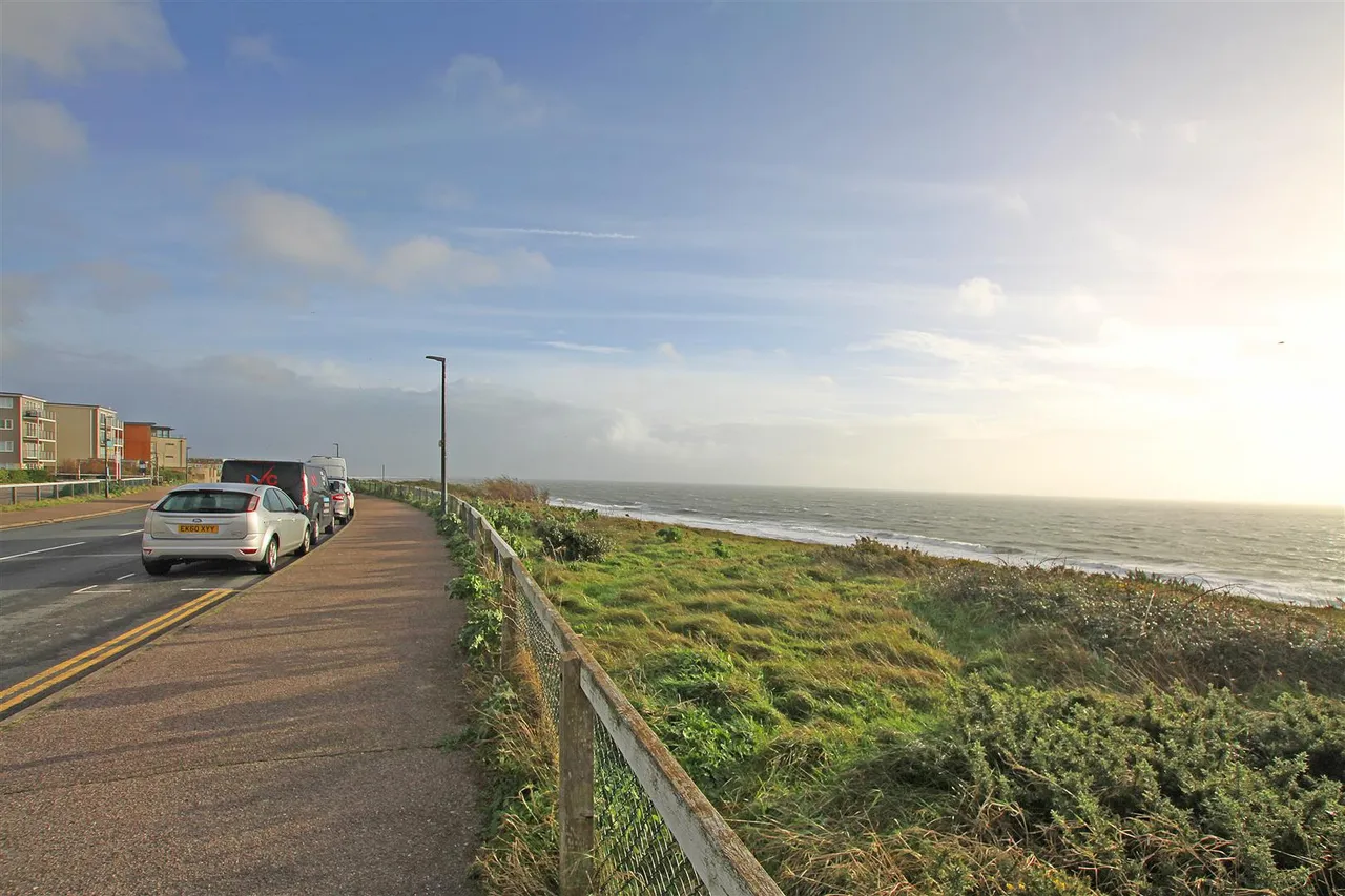 St. Catherines Road, Bournemouth, photo 2