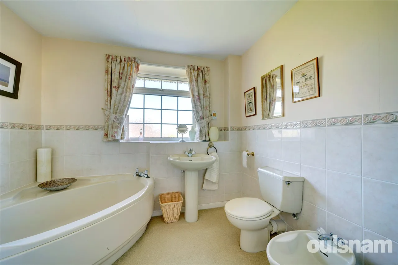 Valentine Close, Droitwich, Worcestershire, WR9 7SD, photo 17