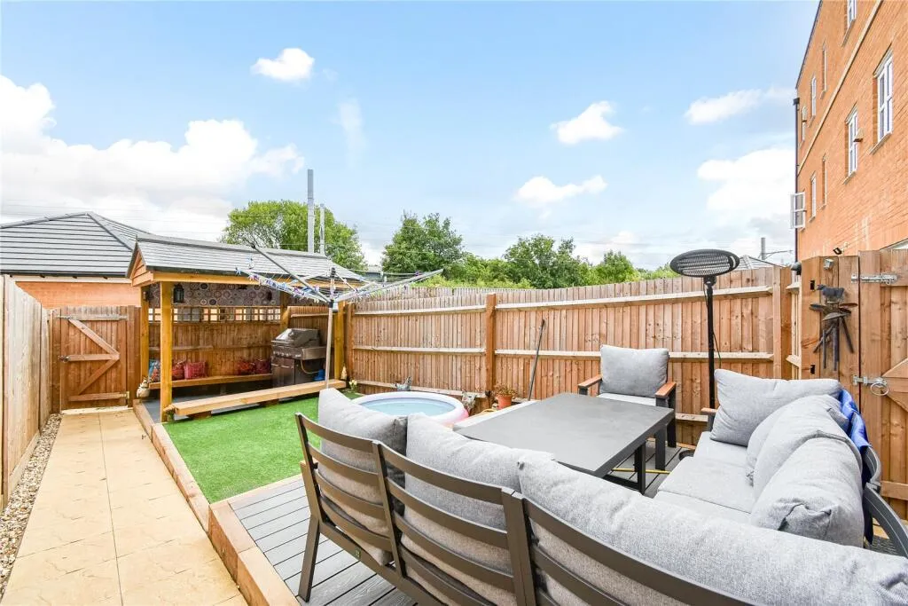 Home Straight, Newbury, RG14, photo 8