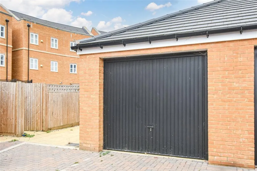 Home Straight, Newbury, RG14, photo 9