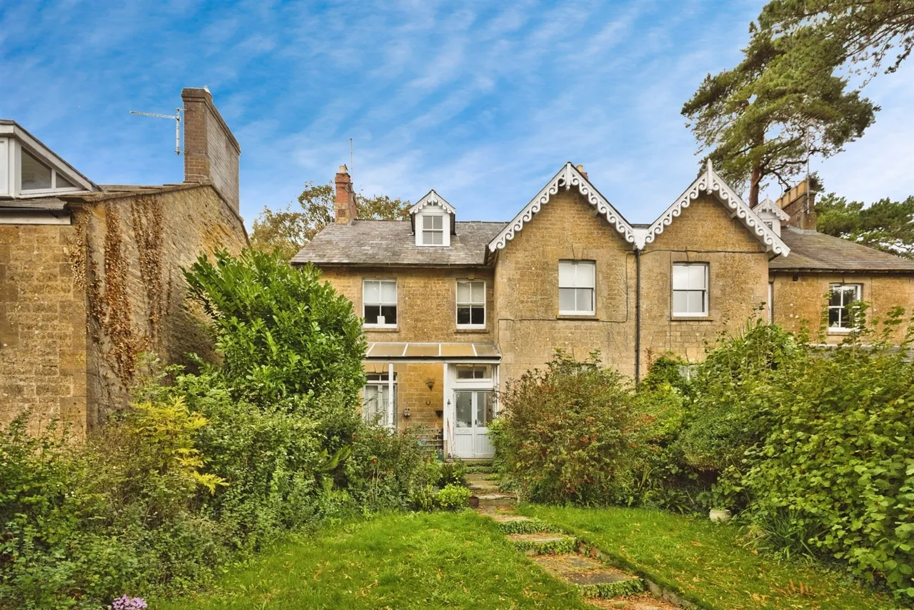 3 bed character property for sale — Mount Pleasant, Crewkerne