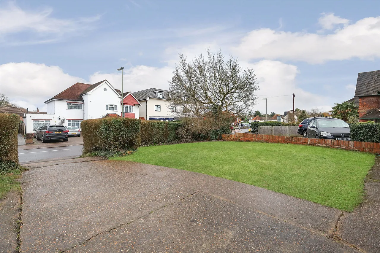 Cobham Road, Fetcham, KT22, photo 13