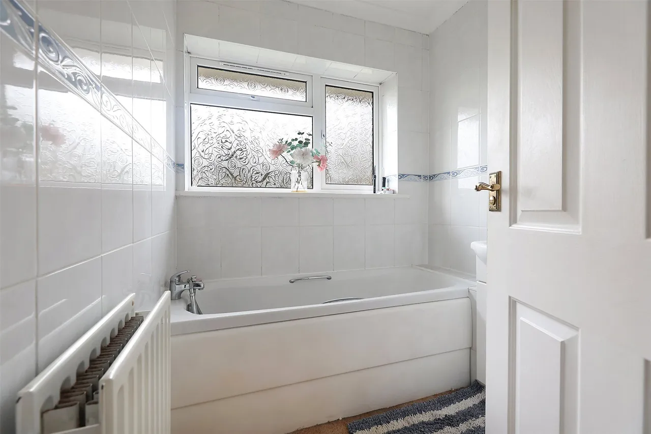 Cobham Road, Fetcham, KT22, photo 10