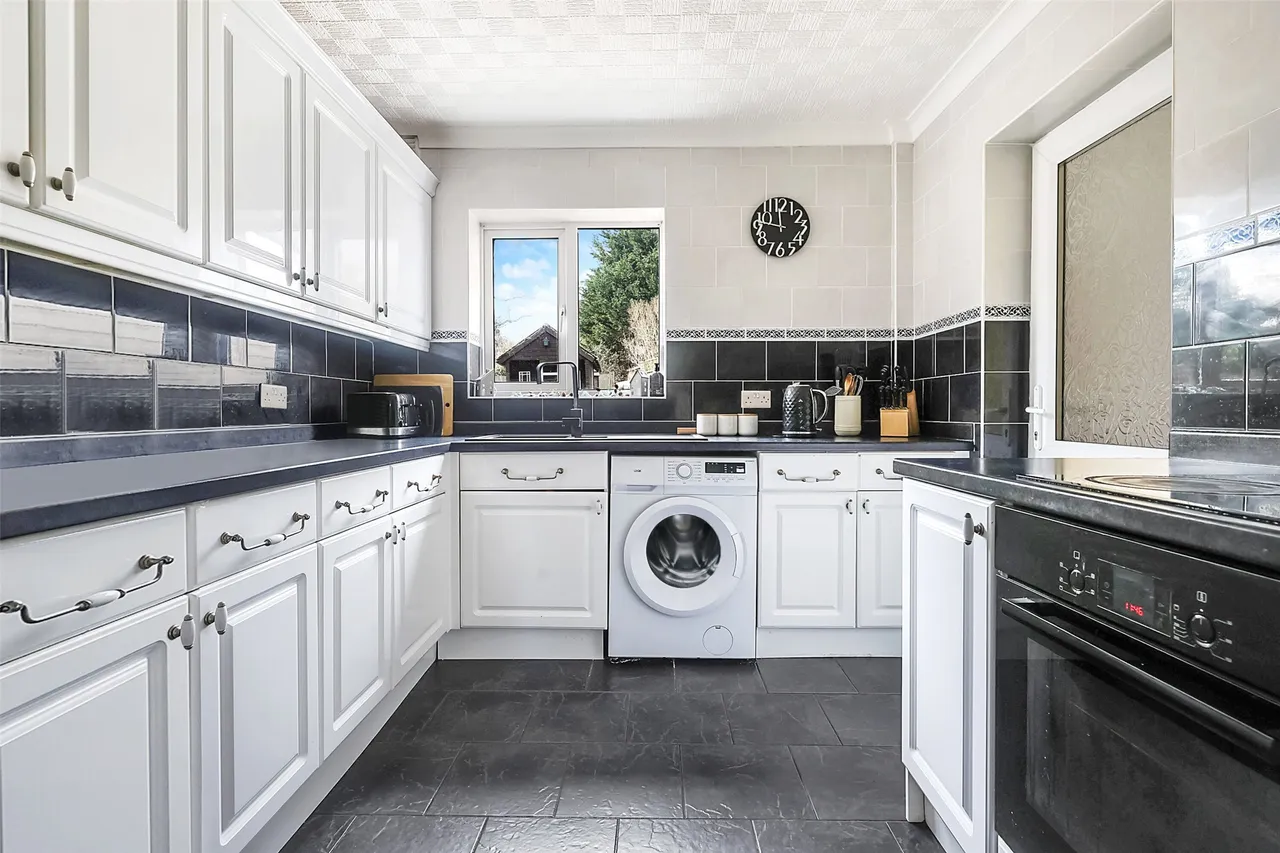 Cobham Road, Fetcham, KT22, photo 6