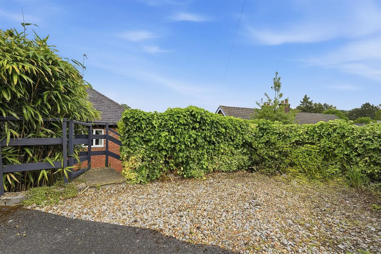 Wellington Road, Bollington, photo 5