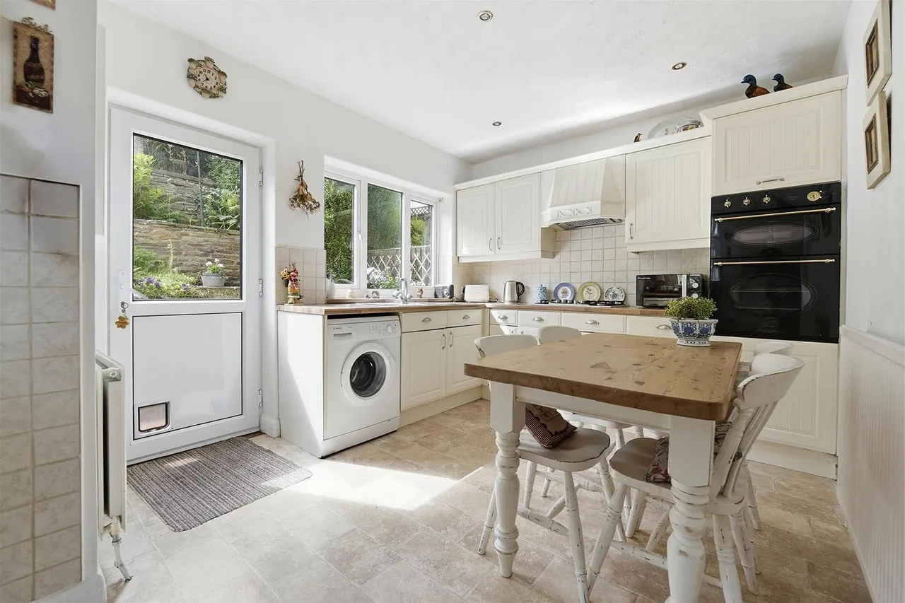 Wellington Road, Bollington, photo 2