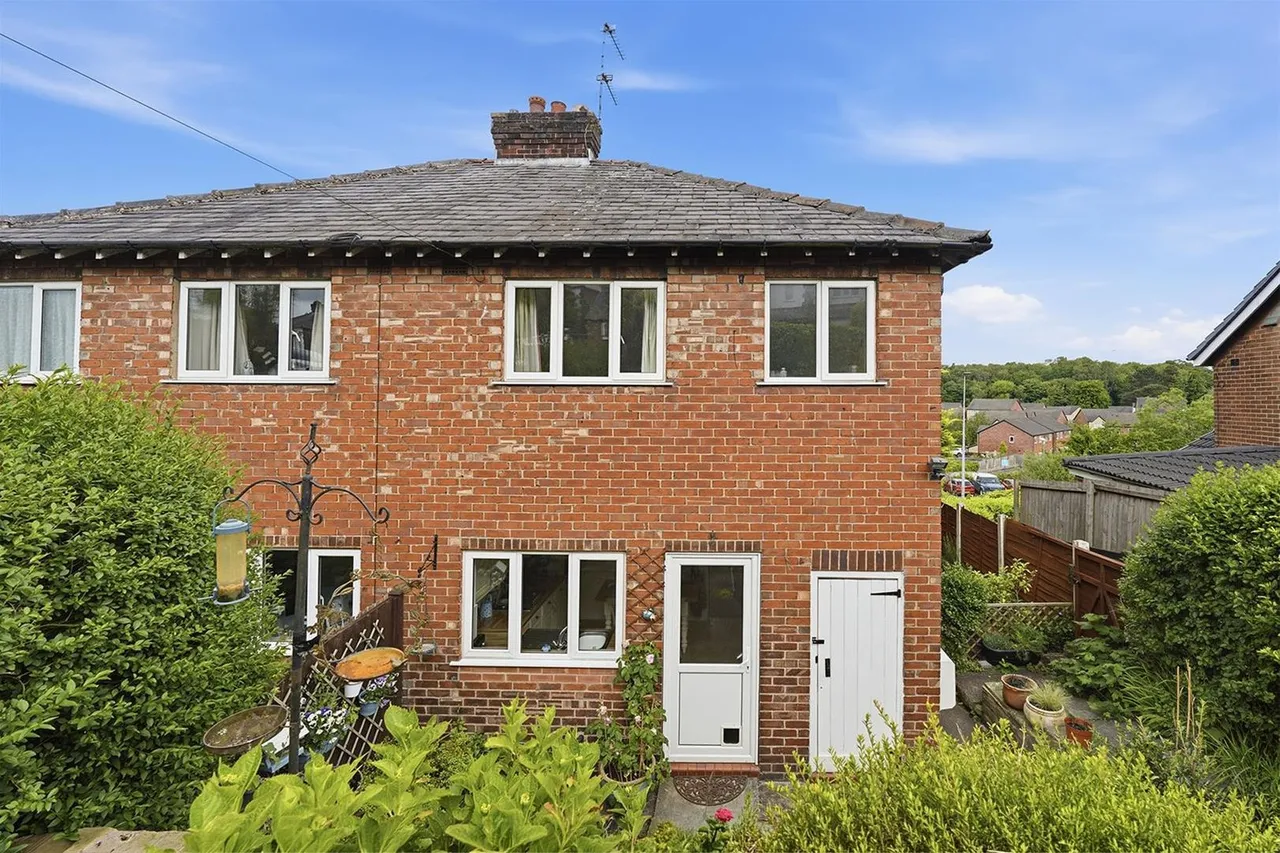 Wellington Road, Bollington, photo 6