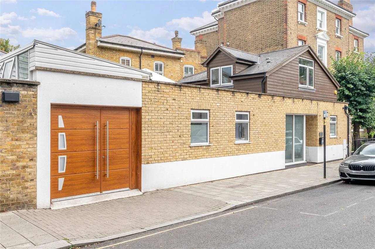 3 bed house for sale — Elms Road, London, SW4