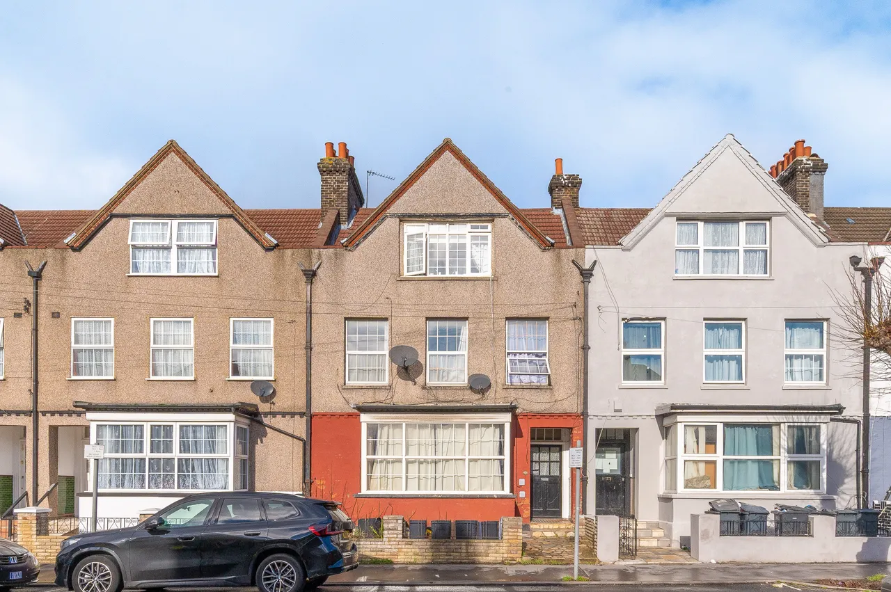 flat to rent — Room 1, 6 Stanford Road, London