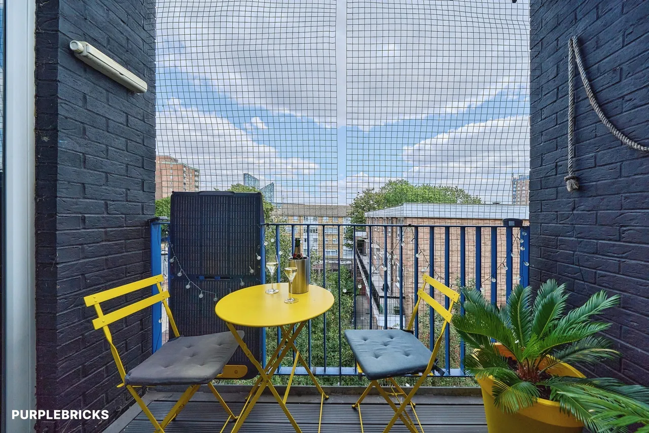 Grantham Road, London, E12, photo 14