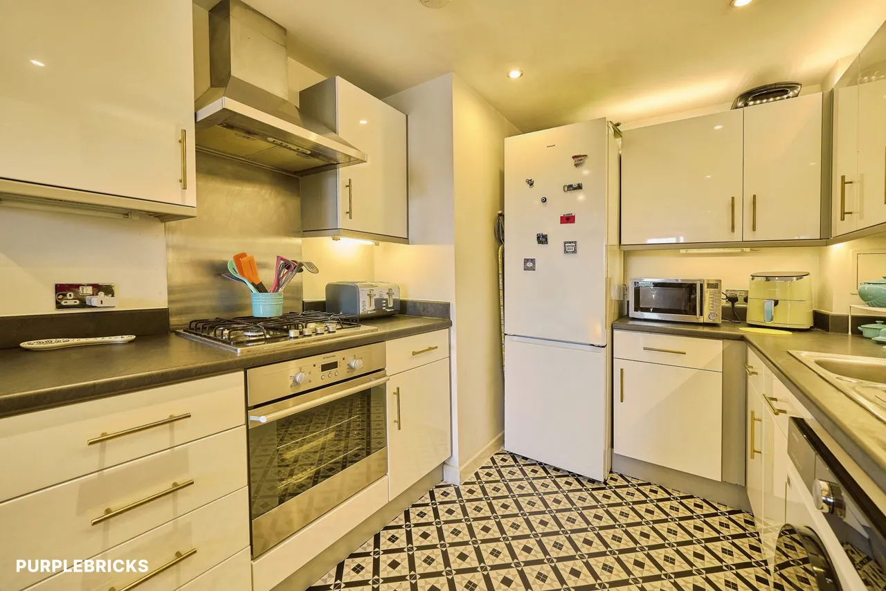 Grantham Road, London, E12, photo 10