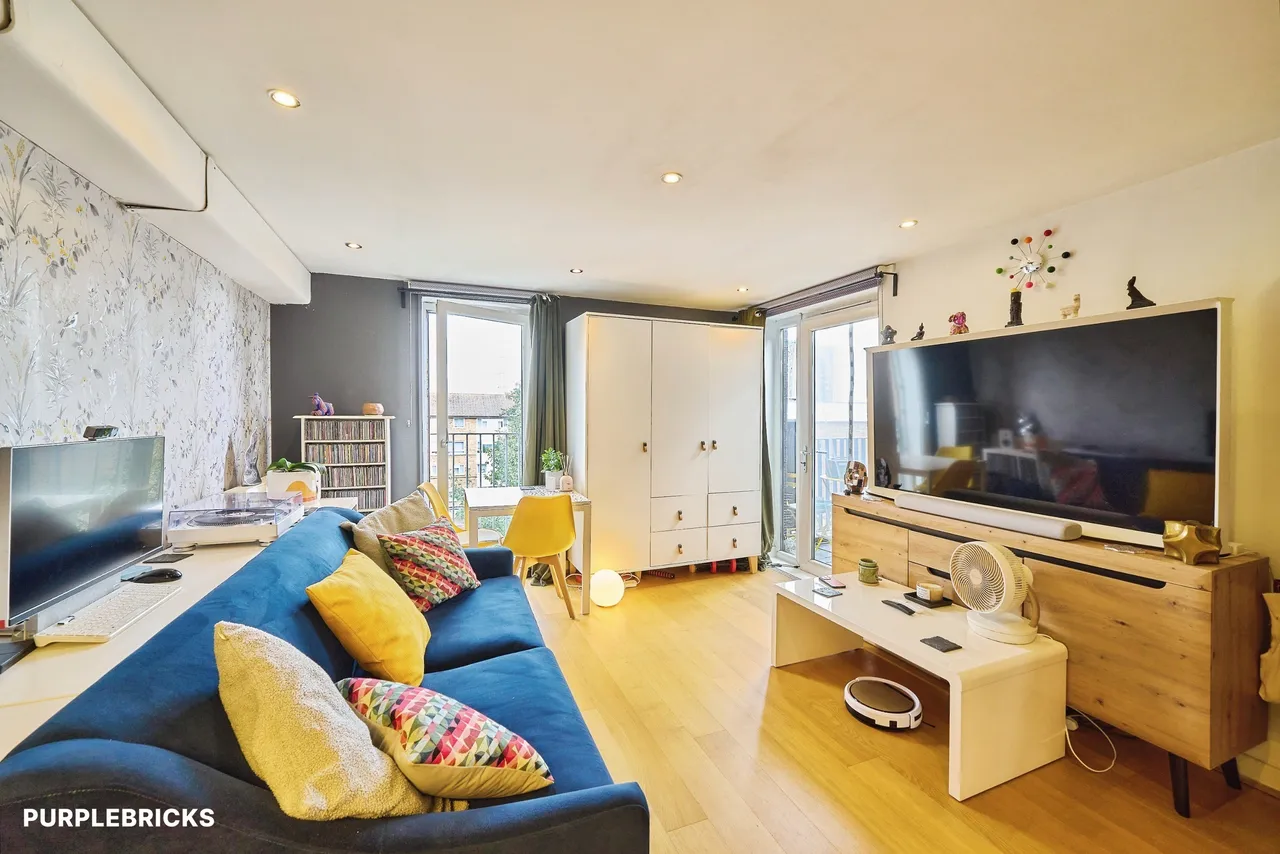 Grantham Road, London, E12, photo 2