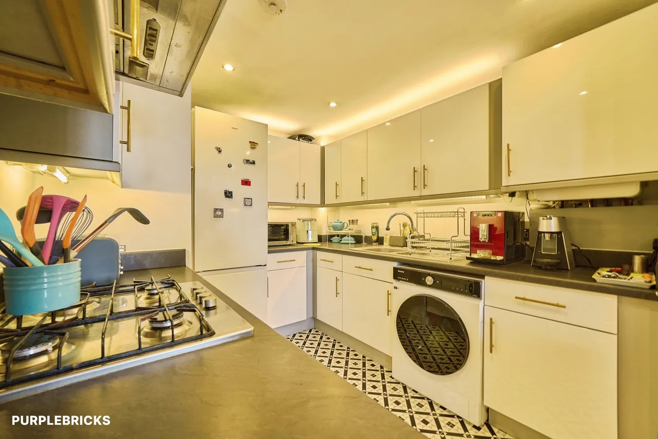 Grantham Road, London, E12, photo 11