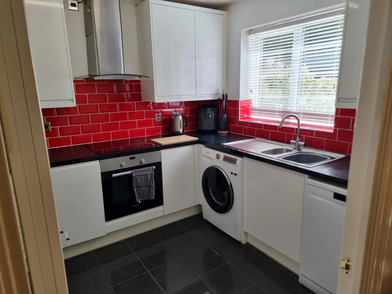 Newport Pagnell Road, Northampton, NN4, photo 7