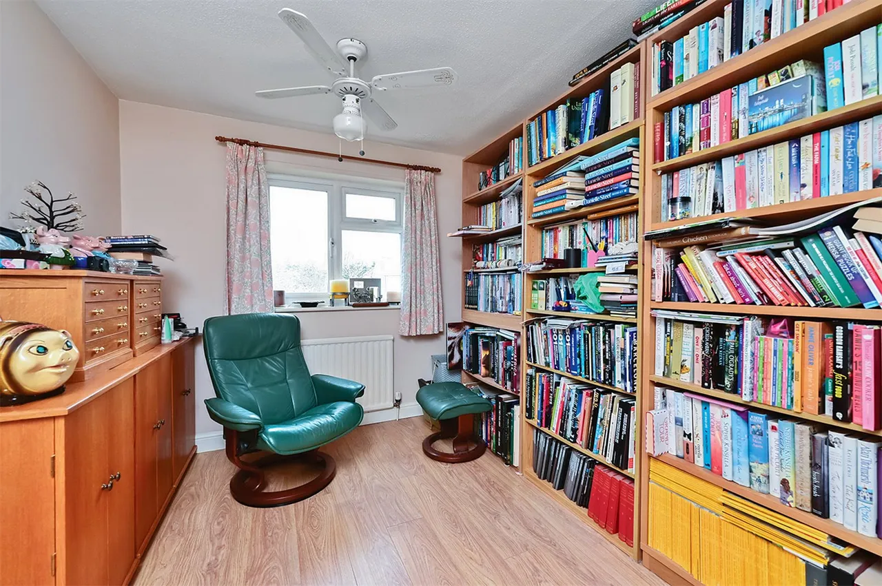 Orchard Close, Ash Vale, Guildford, Surrey, GU12 5HU, photo 10