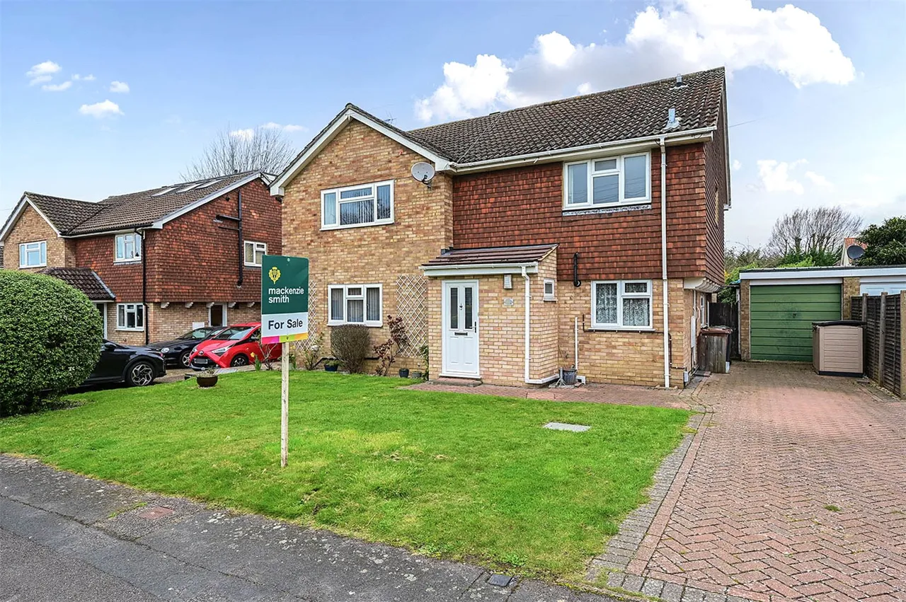 Orchard Close, Ash Vale, Guildford, Surrey, GU12 5HU, photo 14