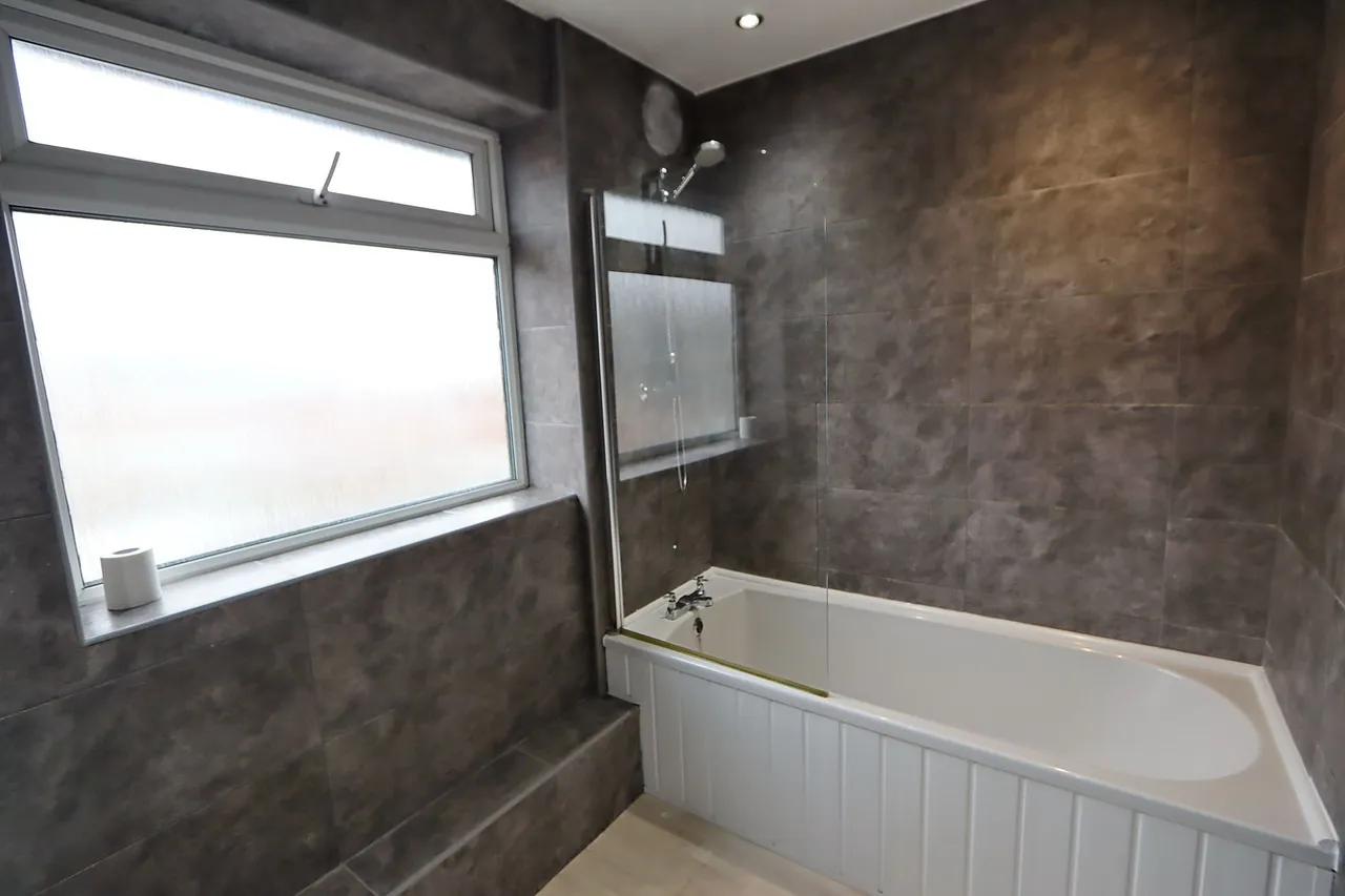 Randale Drive, Bury, BL9, photo 23