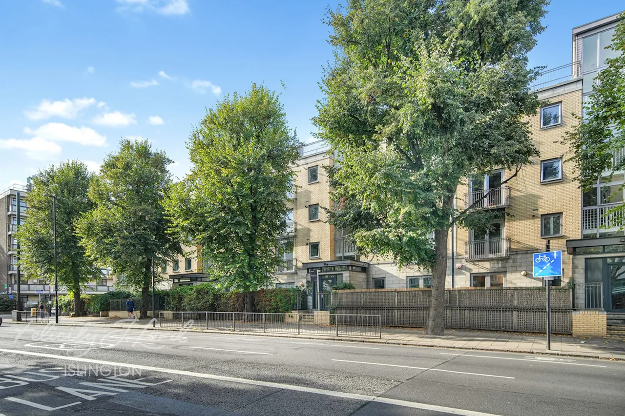 Essex Road, London, N1, photo 2