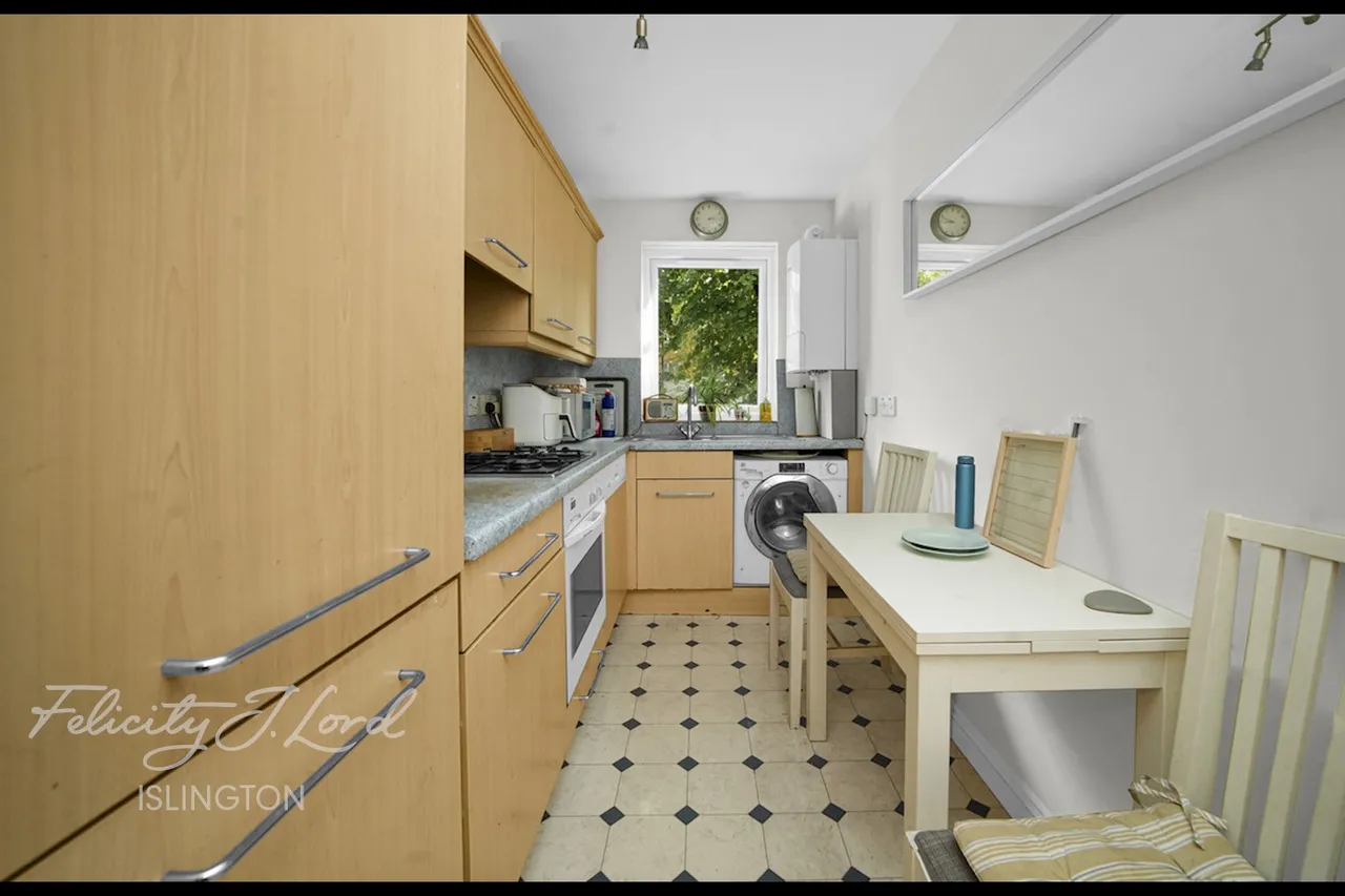 Essex Road, London, N1, photo 4