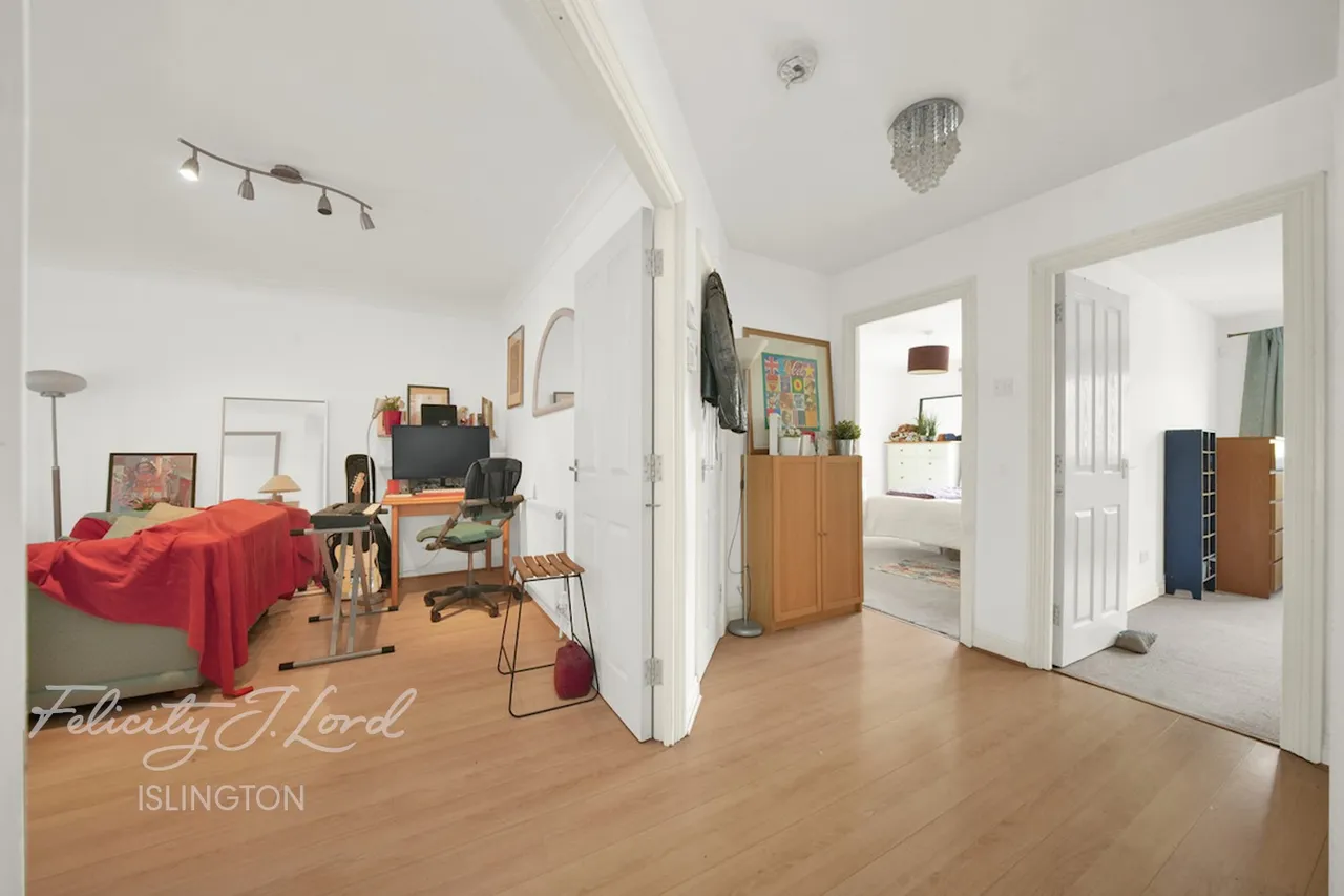 Essex Road, London, N1, photo 10